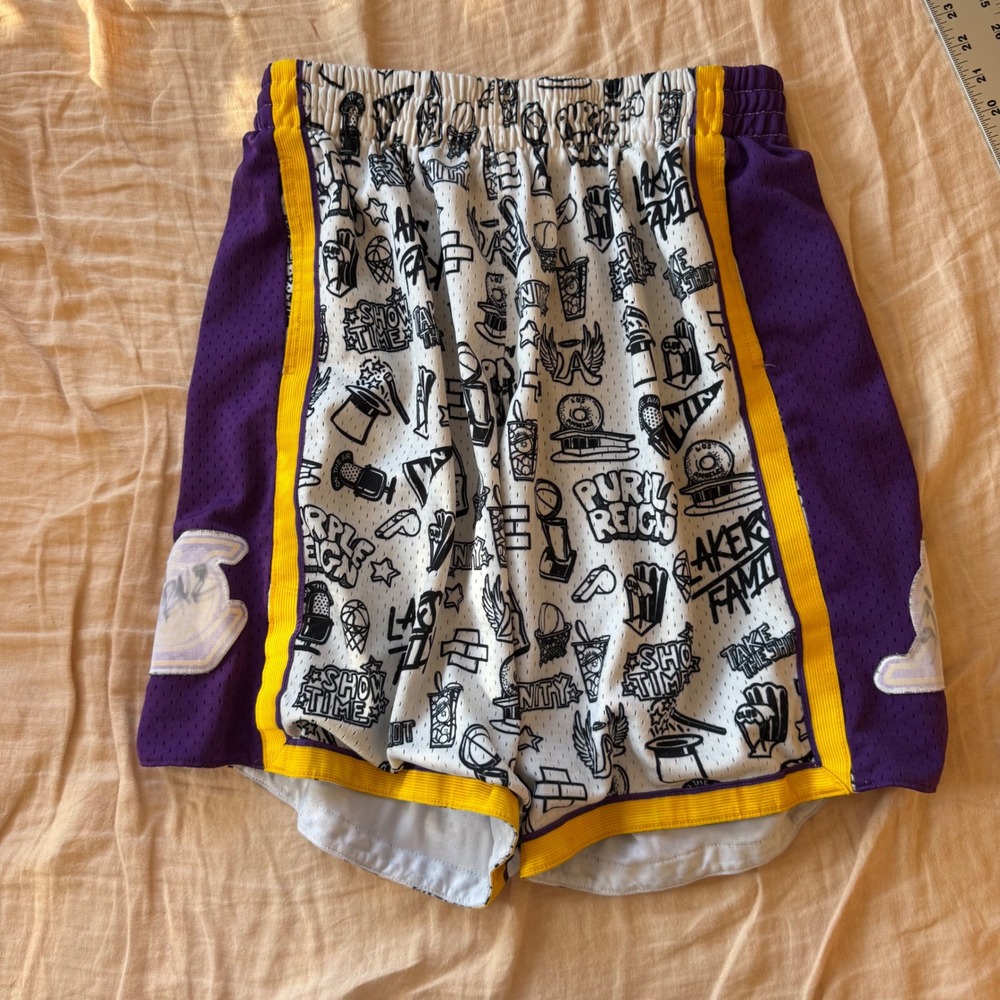 Mitchell & Ness Los‎ Angeles Lakers Doodle Mesh Basketball Shorts Mens Purple